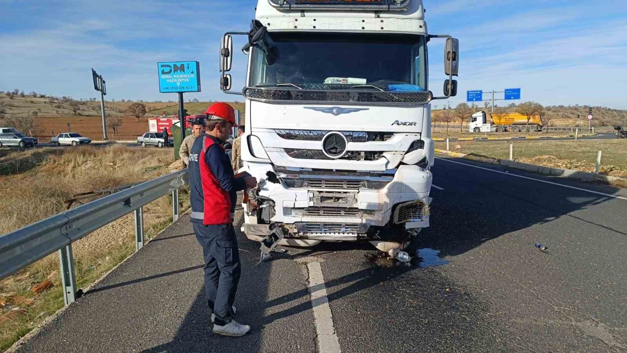 Mazıdağı’nda feci kaza: Genel cerrahi uzmanı ağır yaralandı
