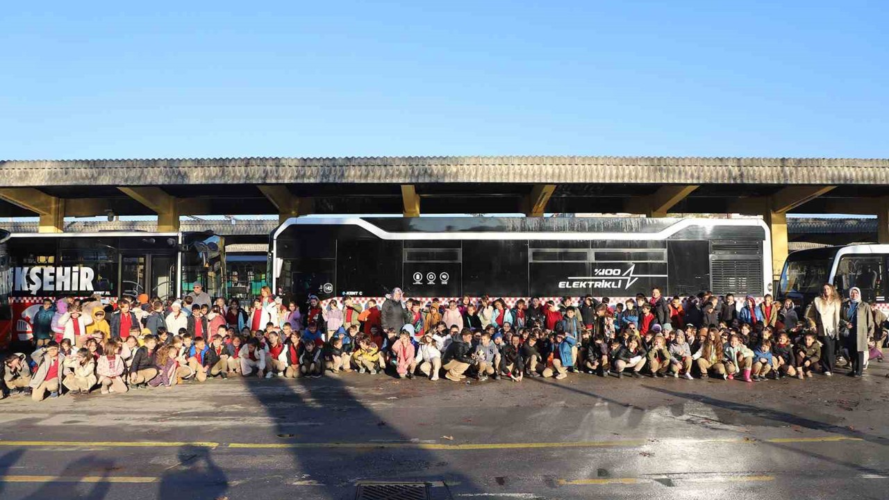 Çocuklardan yerinde toplu taşıma ve ulaşım incelemesi
