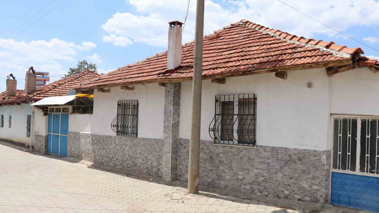 Cezaevinden izinli çıkıp karısını işkence yaparak öldüren kocaya müebbet hapis cezası
