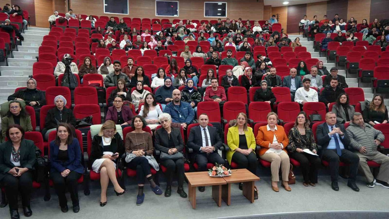 Kastamonu Üniversitesi’nde "Sağlık Turizmi ve Kapsayıcı Sağlık Yaklaşımları" masaya yatırıldı
