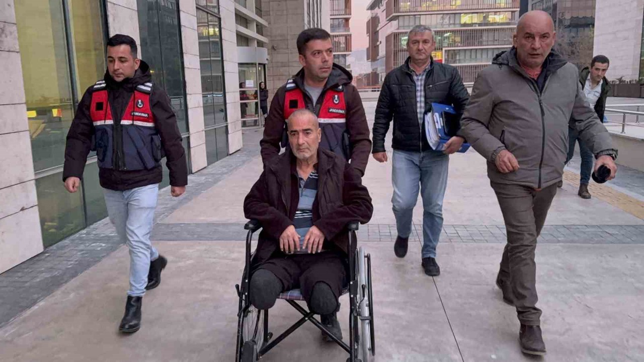 Uyuşturucu ticaretinden 11 yıl ceza yedi, ayakları olmayan hükümlü tekerlekli sandalyeyle cezaevine götürüldü
