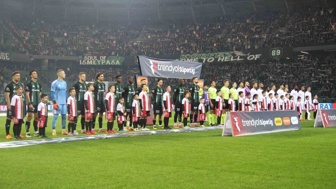 Trendyol Süper Lig: Kocaelispor: 0 - Antalyaspor: 0 (Maç devam ediyor)
