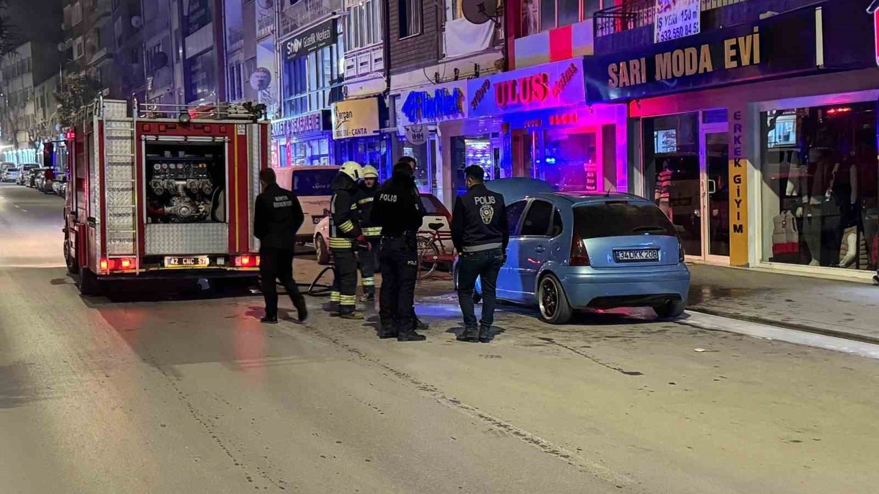 Ereğli’de park halindeki otomobilde yangın çıktı
