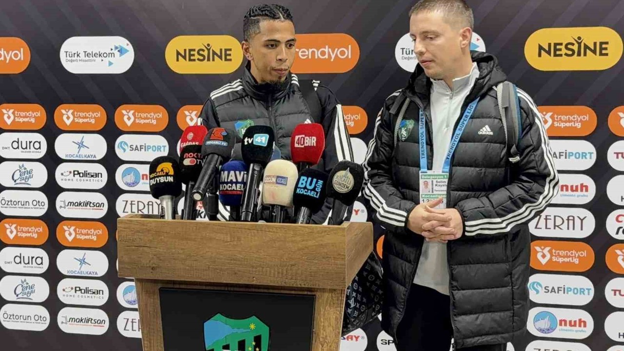 Rigoberto Rivas: "İlk yarıyı 3 puanla kapattığımız için mutluyuz"
