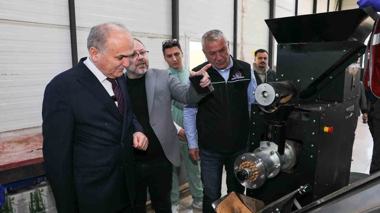 Başkan Özlü sahada: 23 Nisan Parkı Kütüphanesi açılışa hazır
