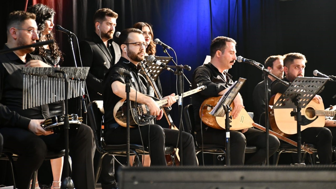 Adliye mensupları, meslektaşlarının konserinde doyasıya eğlendi
