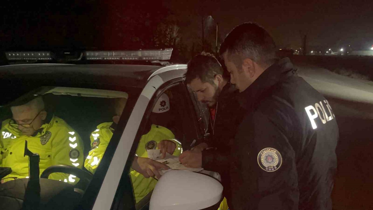 Alkolden 2 kez ehliyetini kaptıran sürücü kazada 3’üncü kez yakalandı
