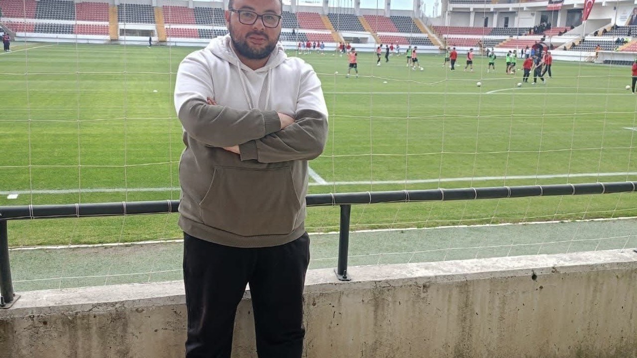 Ceza alan ilk taraftar olarak tarihe geçti
