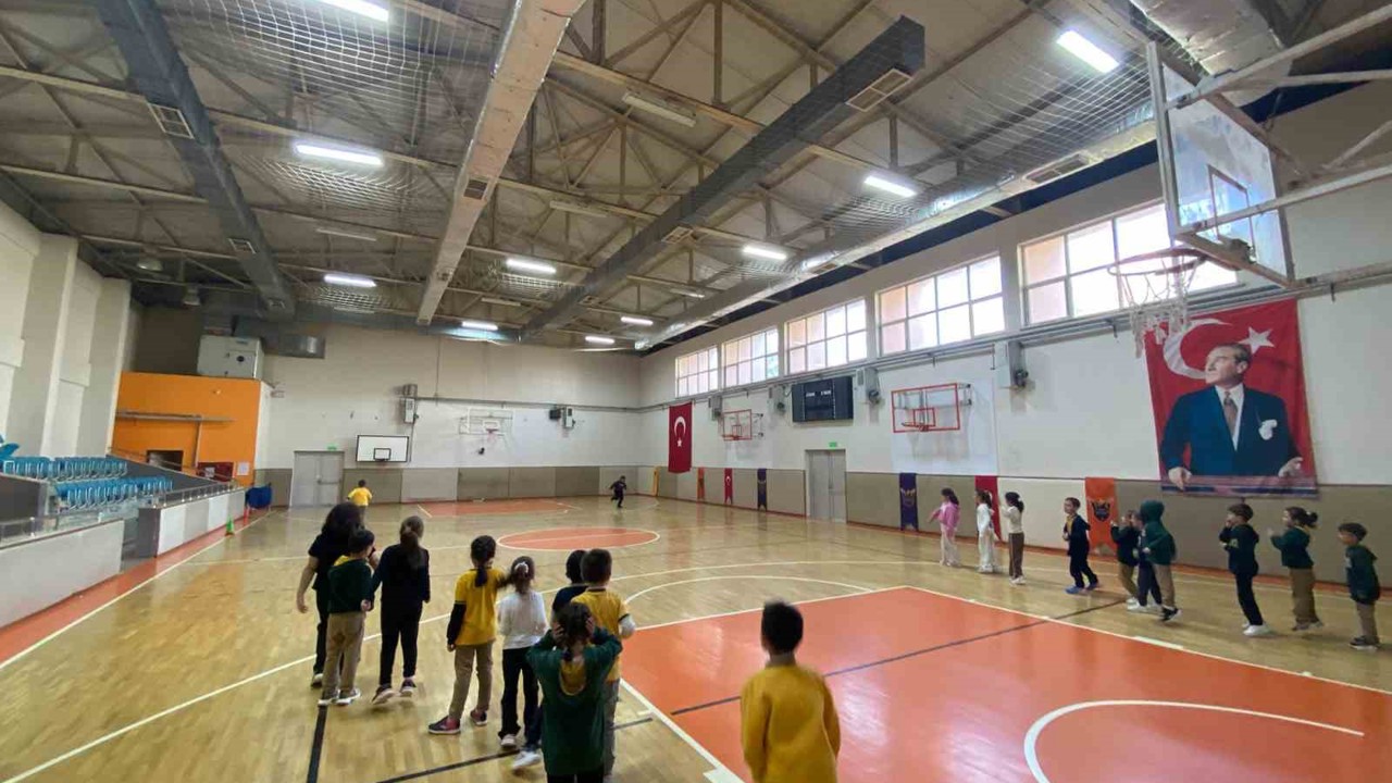 Çocuklar geleneksel çocuk oyunlarını oynadı
