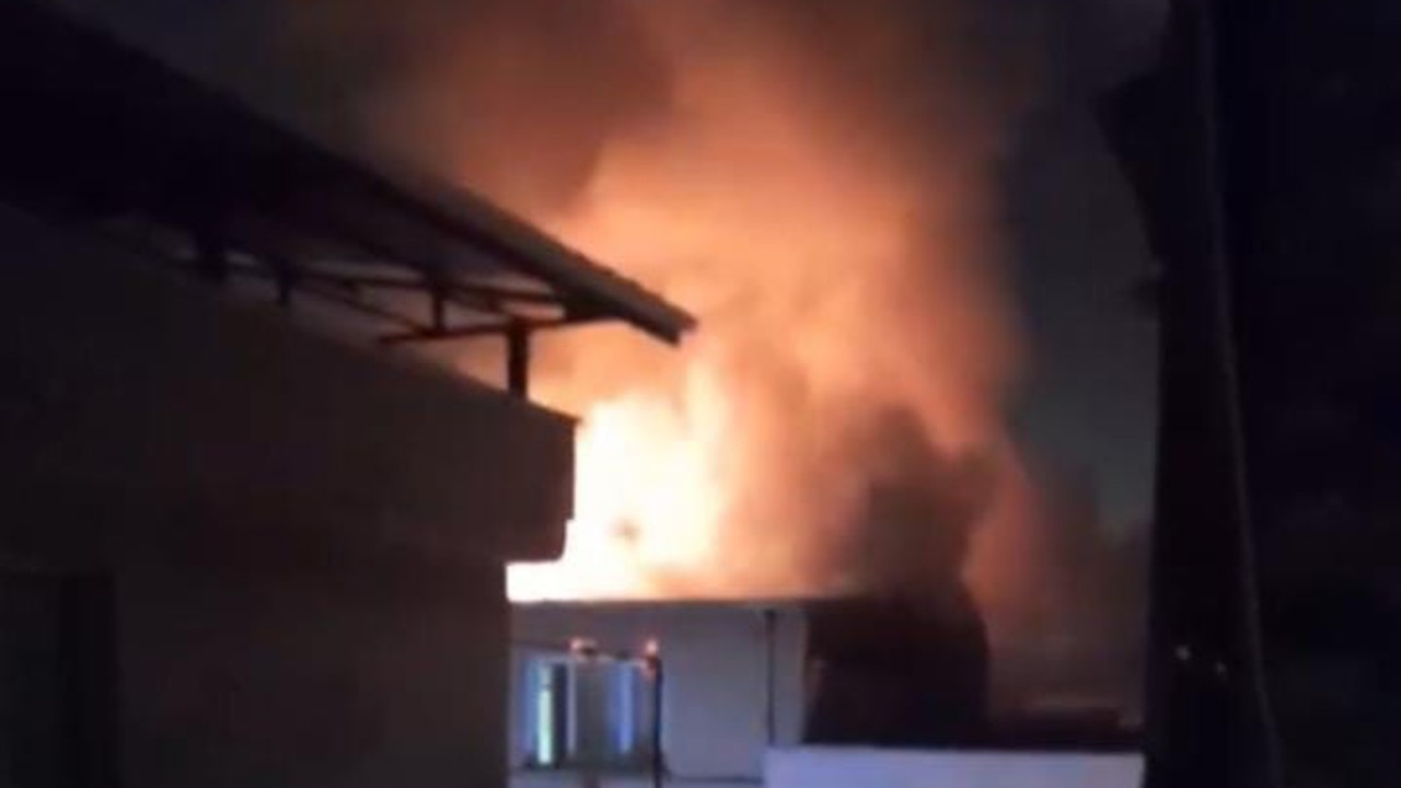 Bursa’da çatı yangını mahalleyi ayağa kaldırdı
