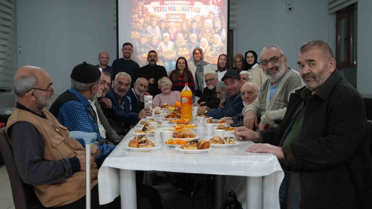 Çocuklar gibi şendiler: Yerli Malı Haftası Bayburt’taki huzurevinde neşeyle kutlandı
