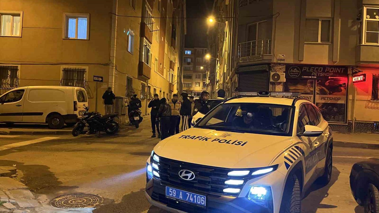 Plakası kapalı gezen motosikletin ehliyetsiz sürücüsü bekçilere yakalandı
