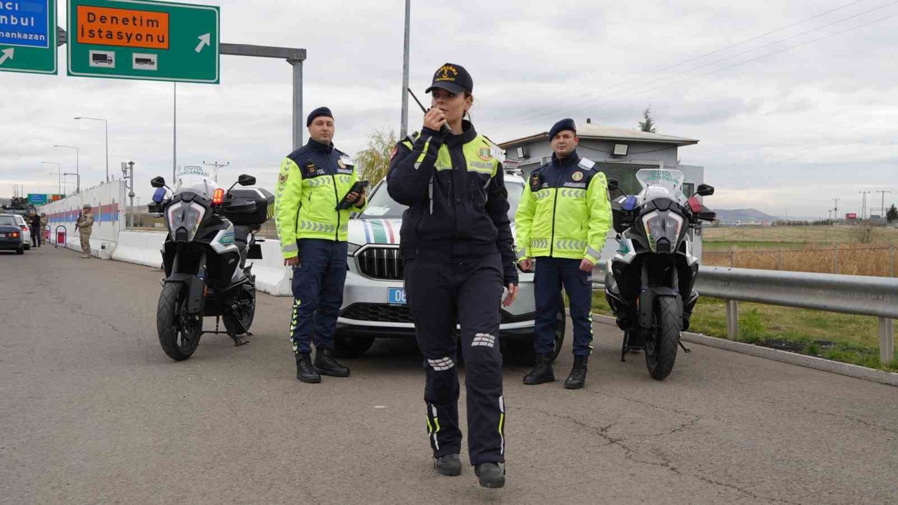Karayollarının huzur ve güvenliği Otoyol Jandarma Timlerine emanet
