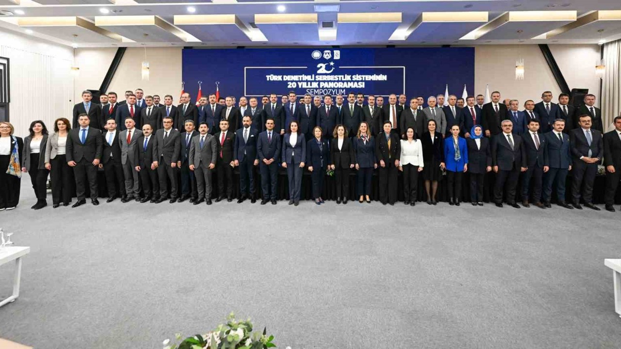 Eskişehir Cumhuriyet Başsavcısı Karakülah, ’20. Yıla Bütüncül Bakış Sempozyumu’na katıldı
