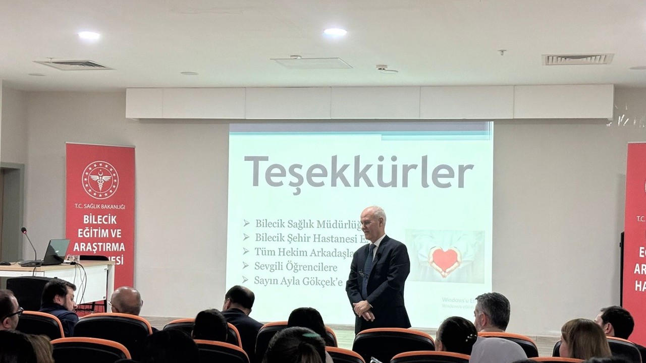 Bilecik’te ‘Hatasız hekimlik mümkün mü’ semineri düzenlendi
