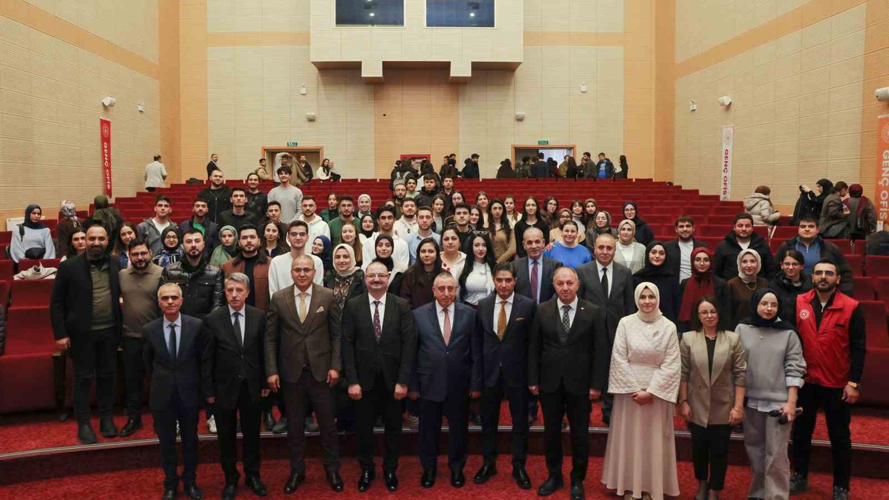 ATAÜNİ genç ofisten ufuk açan panel: "Fikirden aksiyona giden yol"
