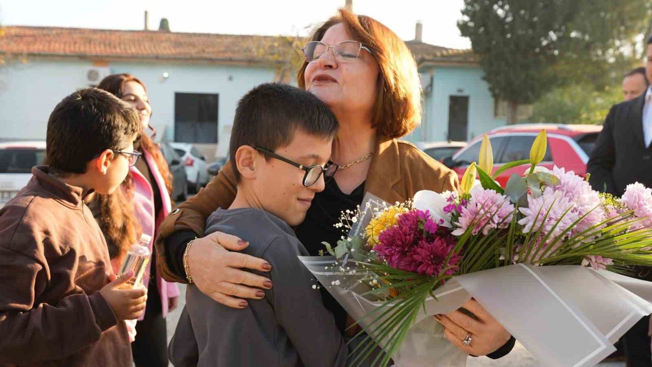 Başkan Gençay, öğrencilerle bir araya geldi
