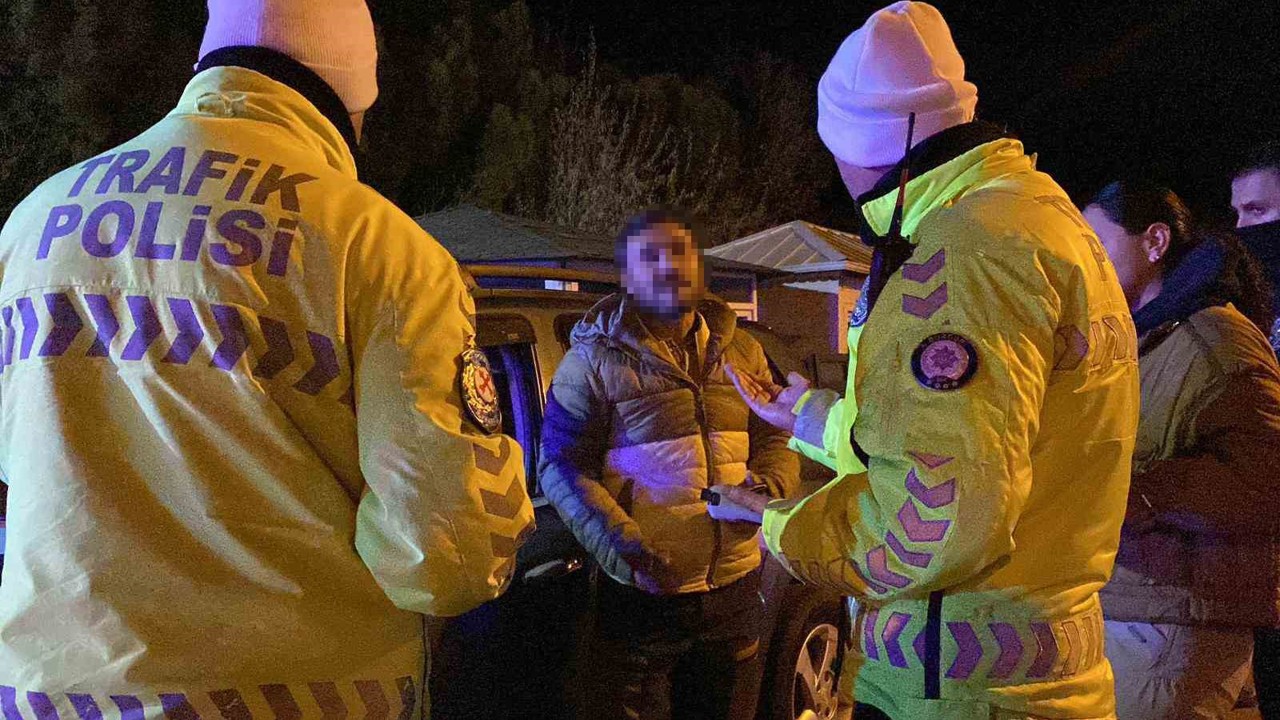 Ehliyetini yenilemediği için ceza yiyen sürücüden ’krom’ savunması
