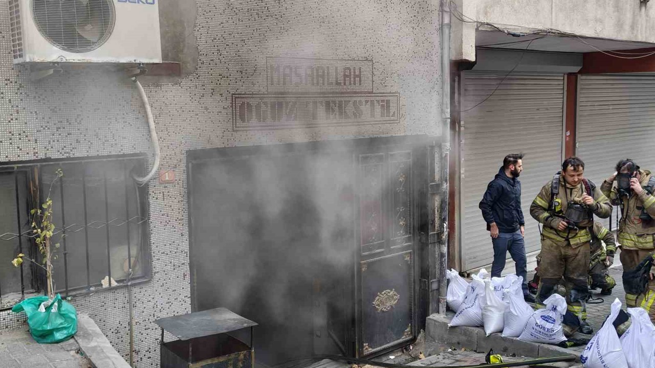 Bağcılar’da tekstil atölyesinde korkutan yangın

