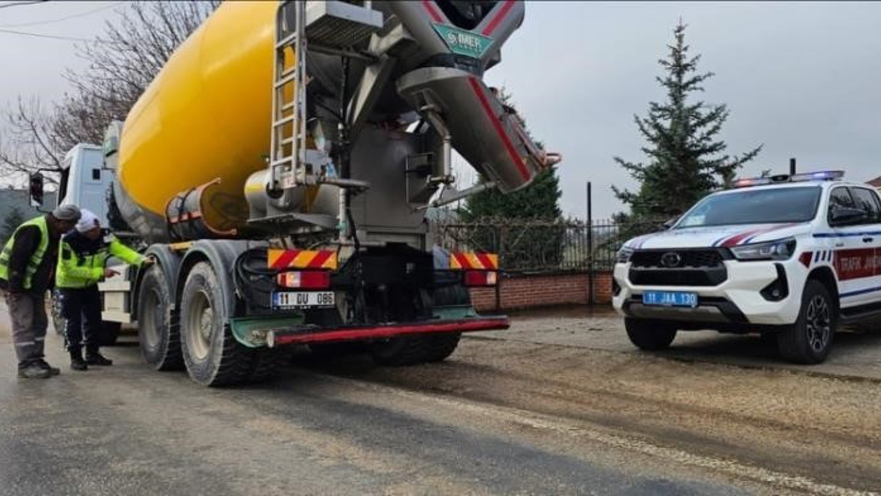 Jandarmadan ticari araçlara kış lastiği denetimi
