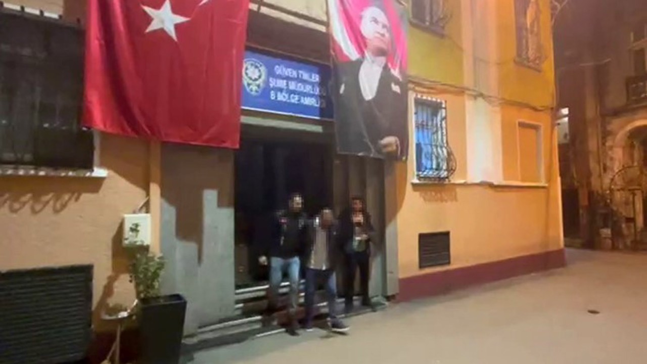 İstiklal Caddesi’nde merdivendeki telefonu çalan şüpheli yakalandı
