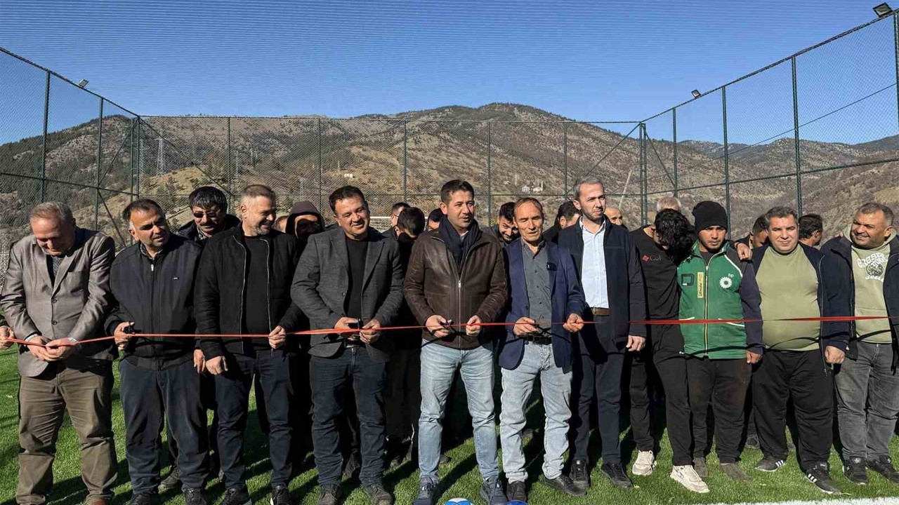 Fekeli gençler sahasına kavuştu
