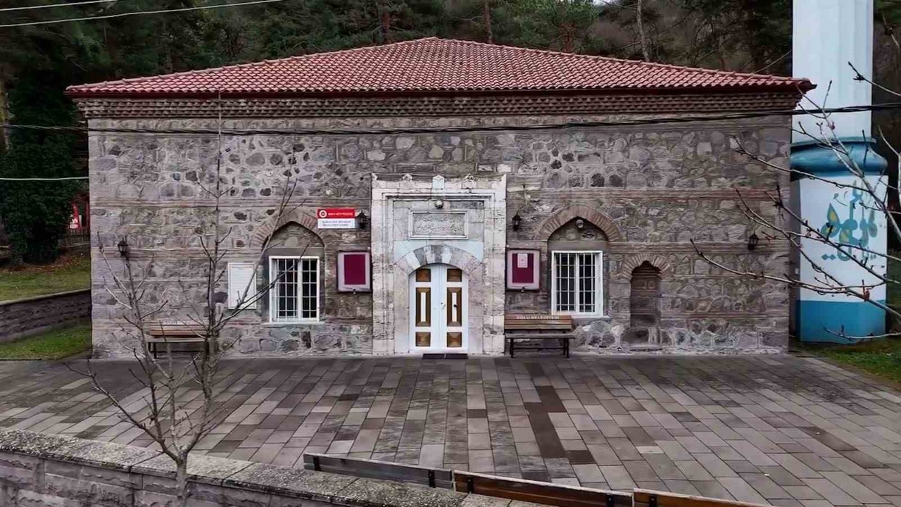 Bolu’da 500 yıllık cami, ilk günkü ihtişamını koruyor
