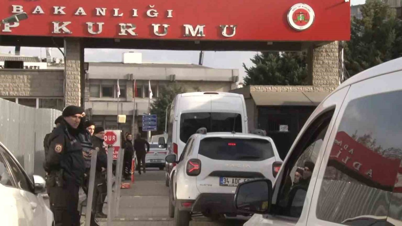 Sadettin Saran, saç ve kan örneği vermek üzere Adli Tıp Kurumuna getirildi
