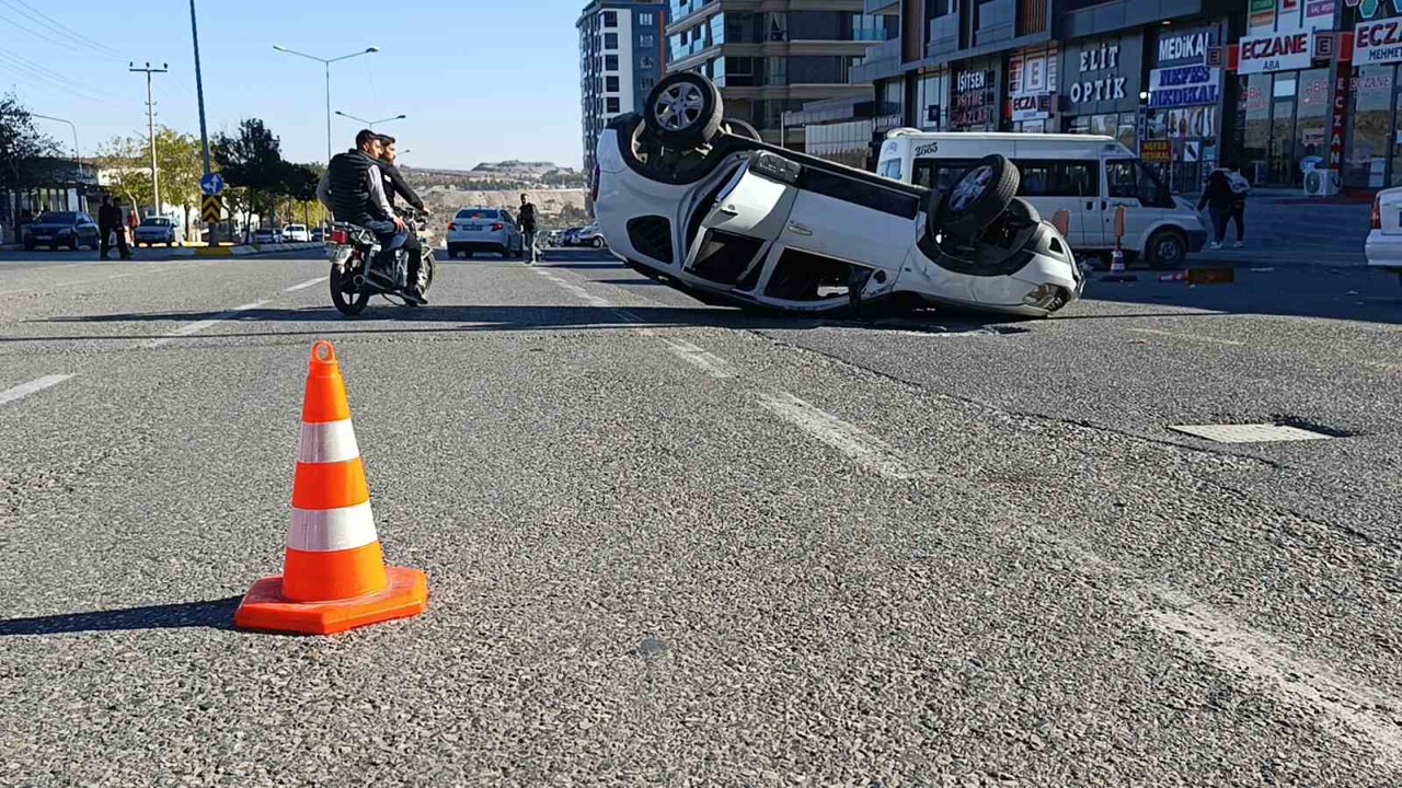 Şanlıurfa’da otomobiller çarpıştı: 4 yaralı
