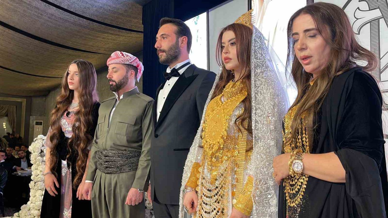 Şanlıurfa’da aşiret düğününde geline kilolarca altın takıldı
