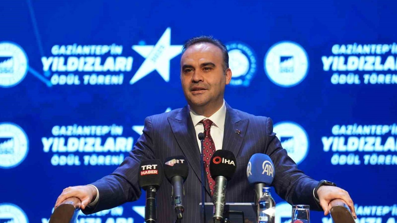 Bakan Kacır: "23 yıl önce 36 milyar dolar olan yıllık ürün ihracatımız 270,6 milyar dolara çıktı"
