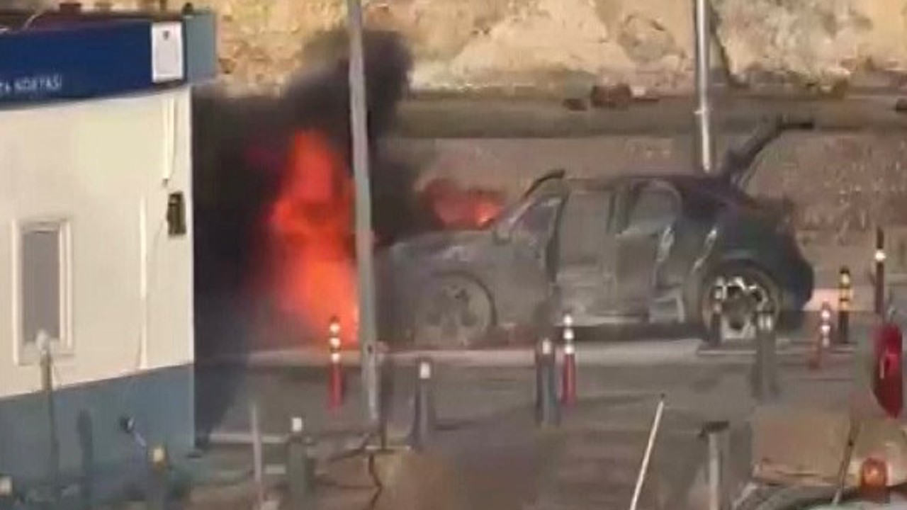 Şile Limanı’nda bir araç alevlere teslim oldu
