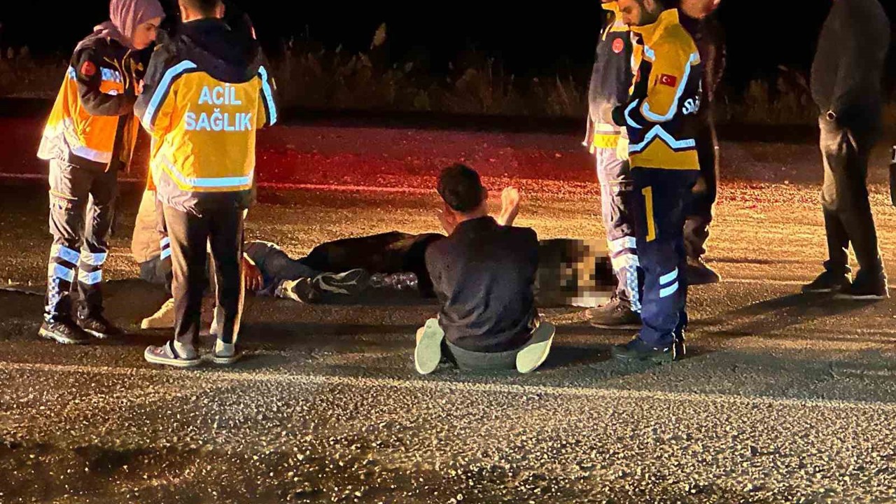 Yolun karşısına geçerken otomobilin çarptığı yaşlı adam hayatını kaybetti
