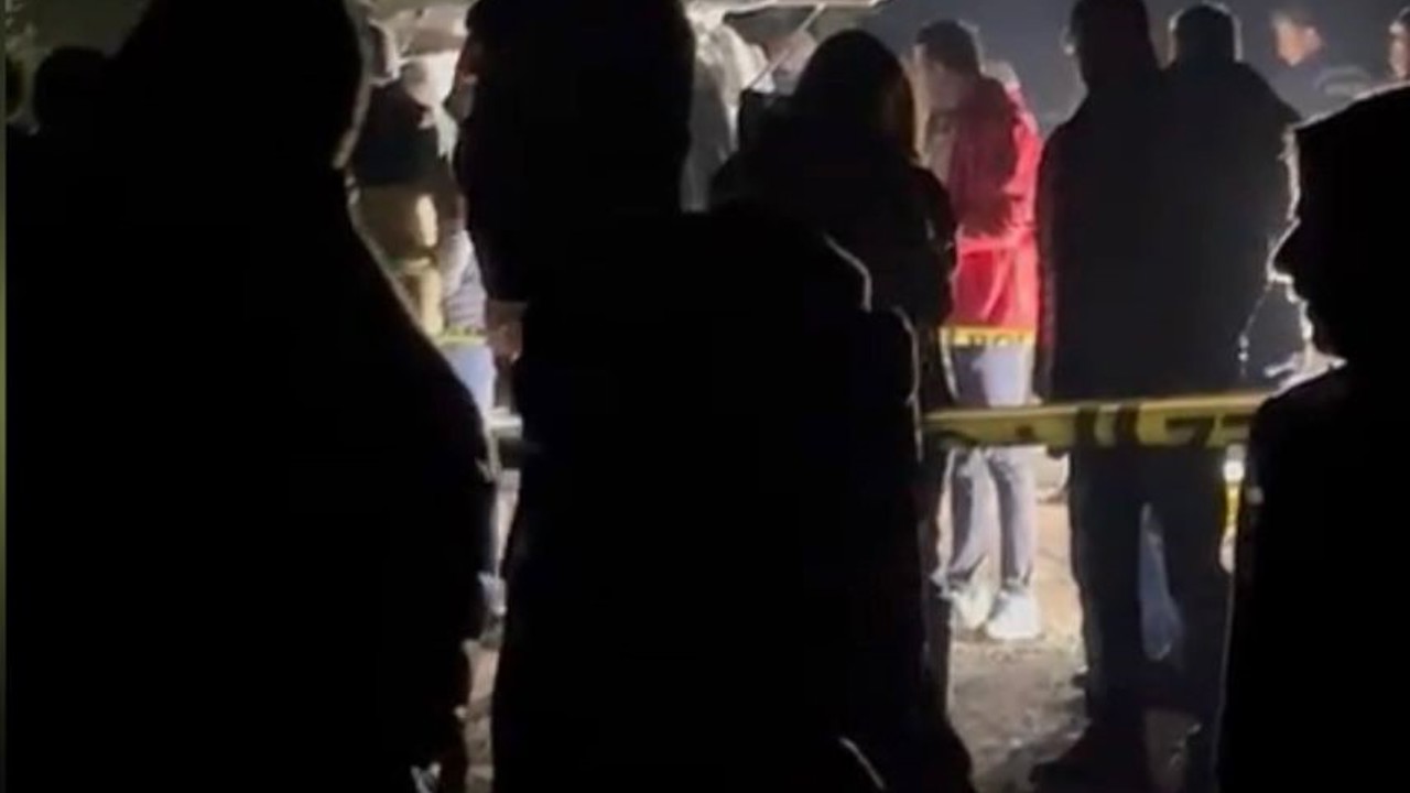 Osmaniye’de mezarlıkta park halindeki araçta iki genç ölü bulundu
