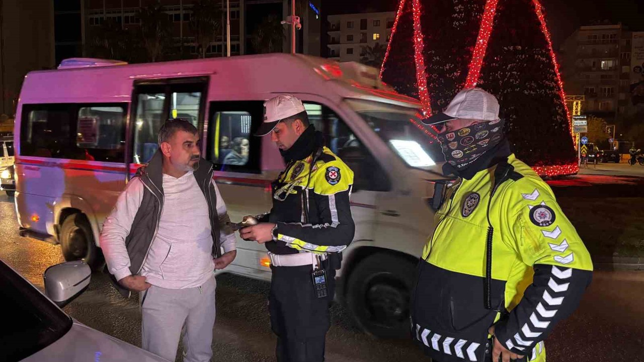 Adana’da trafik denetimi: 60 araç sürücüsüne 495 bin lira ceza
