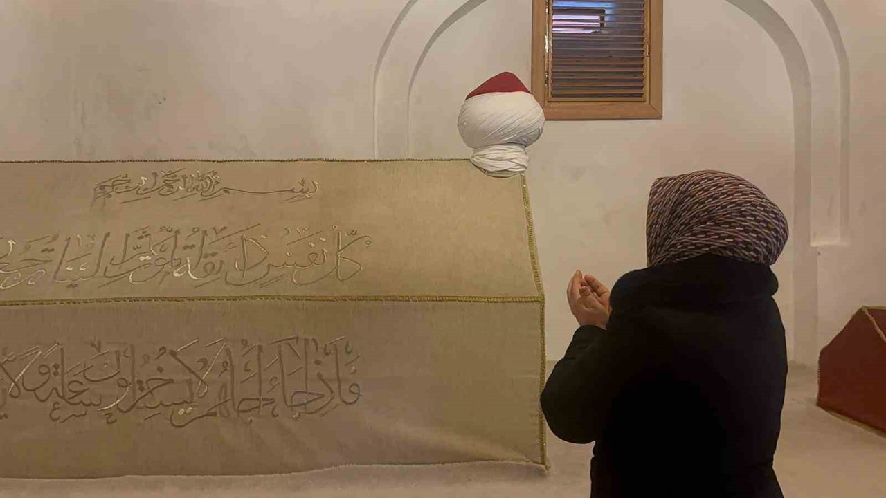 Batı Karadeniz’in fatihi Emir Karatekin Bey’in kabrini her yıl binlerce kişi ziyaret ediyor
