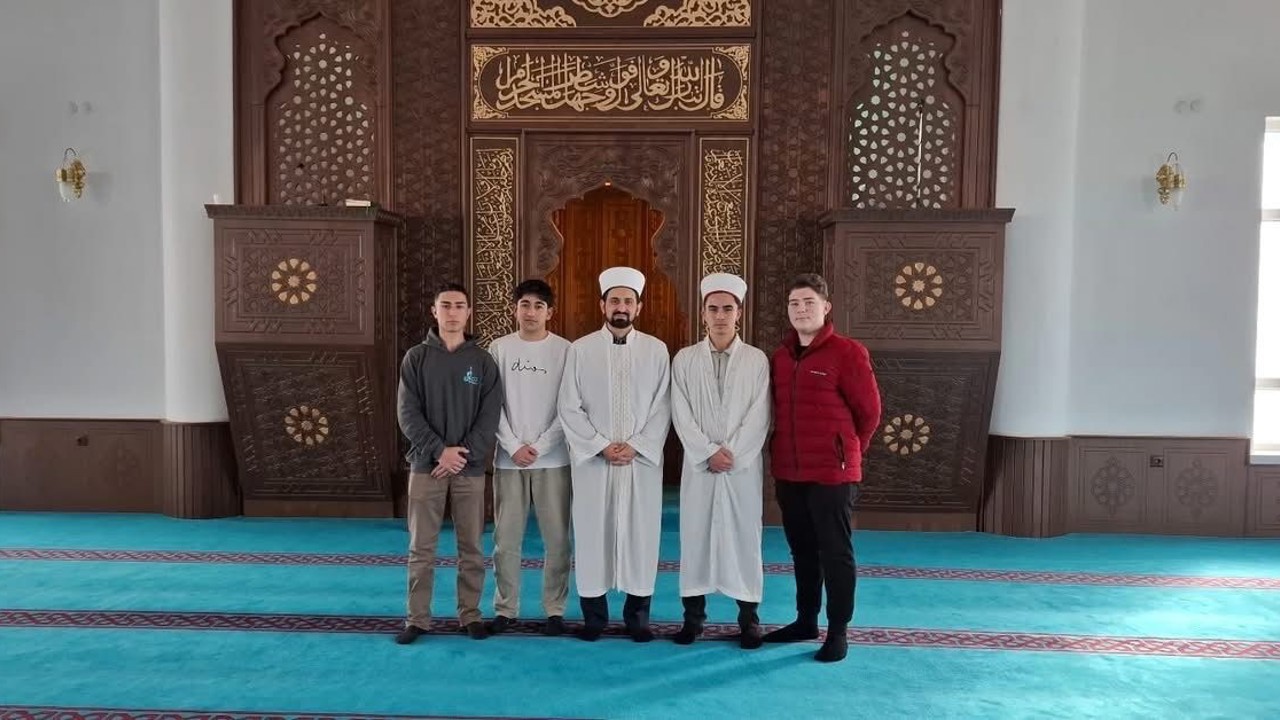 "Gençler Mihrapta" programı Aşağı Söğütönü Hacı Veliler Camii’nde gerçekleştirildi
