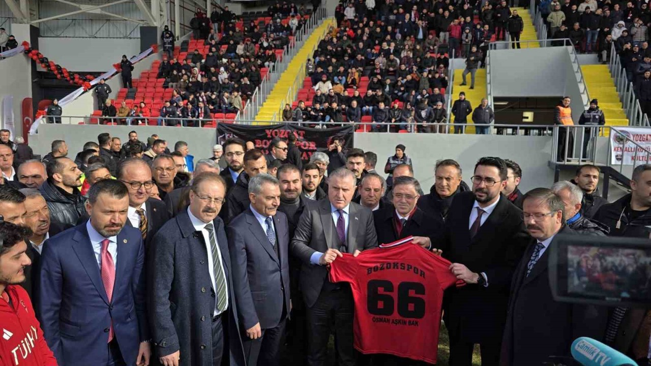 Yozgat Şehir Stadyumu, Bakan Osman Aşkın Bak’ın katılımıyla açıldı
