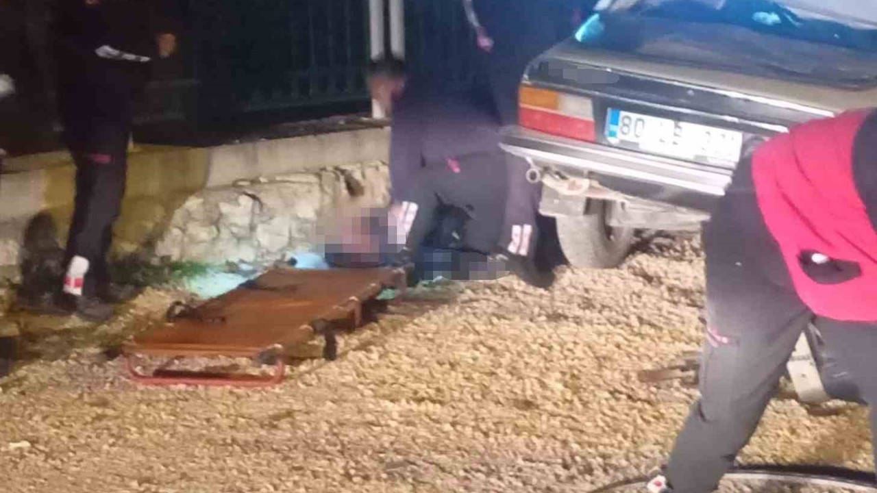 Osmaniye’de otomobil park halindeki kamyona çarptı: 1 ölü, 2 yaralı
