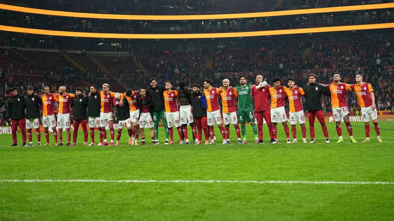 Galatasaray, Trendyol Süper Lig’de ilk yarıyı lider tamamladı
