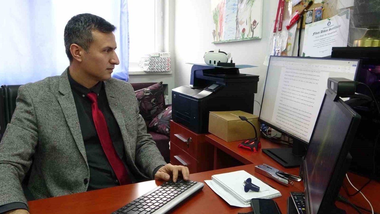 Uzmanından yapay zeka uyarısı: "Evcilleştirmezsek aileyi yıkar"
