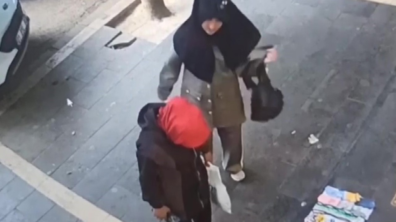 Evleri soyan 2 kadın yakalandı:  700 bin TL’lik vurgun yapmışlar
