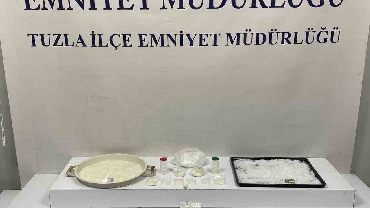 Tuzla’da düzenlenen narkotik operasyonunda 2 kilo 389 gram uyuşturucu ele geçirildi
