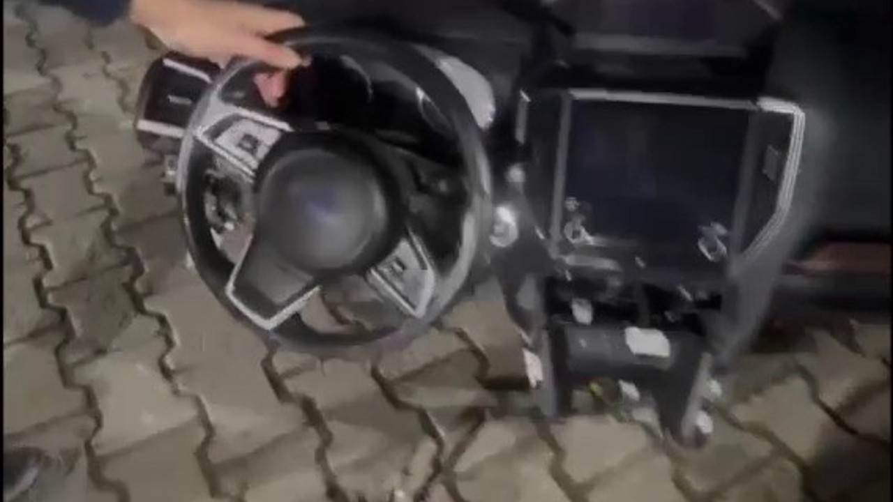 Bursa’da 12 milyonluk gümrük kaçağı otomobil parçaları ele geçirildi
