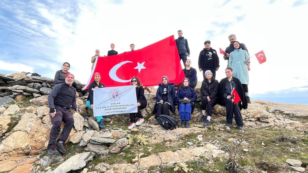 Şehitler için zirveye tırmandılar
