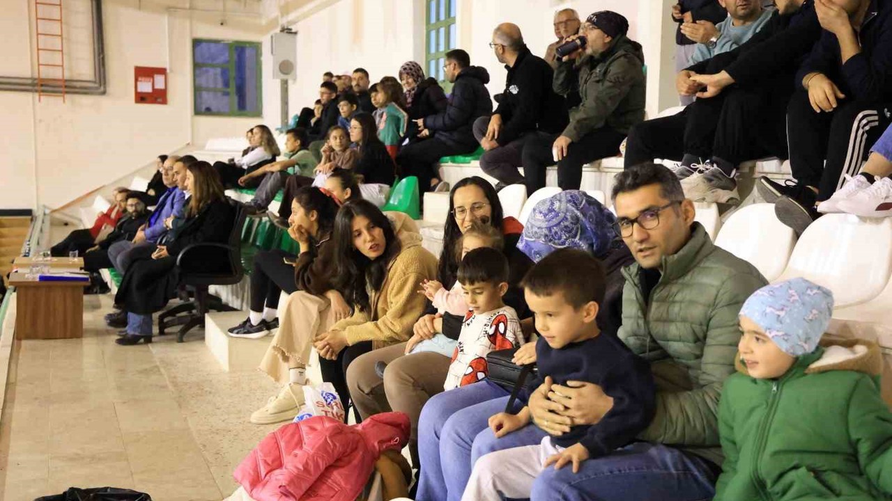 Çameli Kurumlar-Mahaller Voleybol Turnuvası büyük heyecanla devam ediyor
