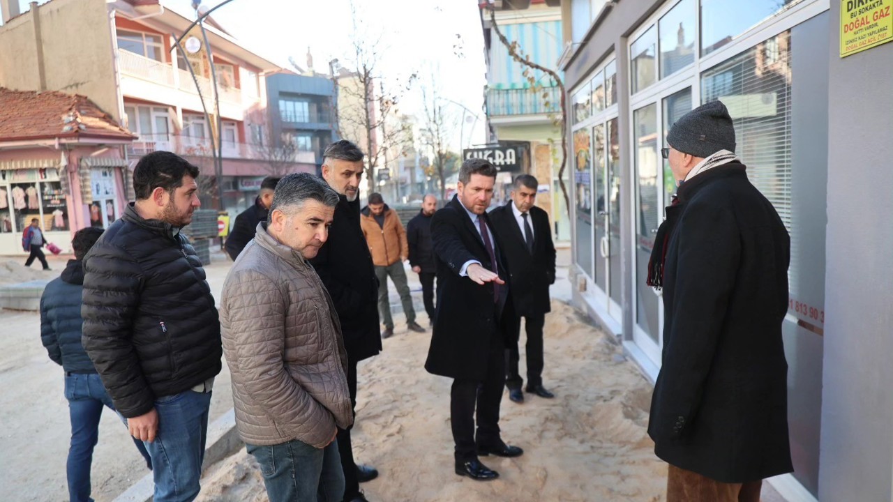 Tavas ilce merkezinde üst yapı çalışmalarını tüm hızıyla devam ediyor
