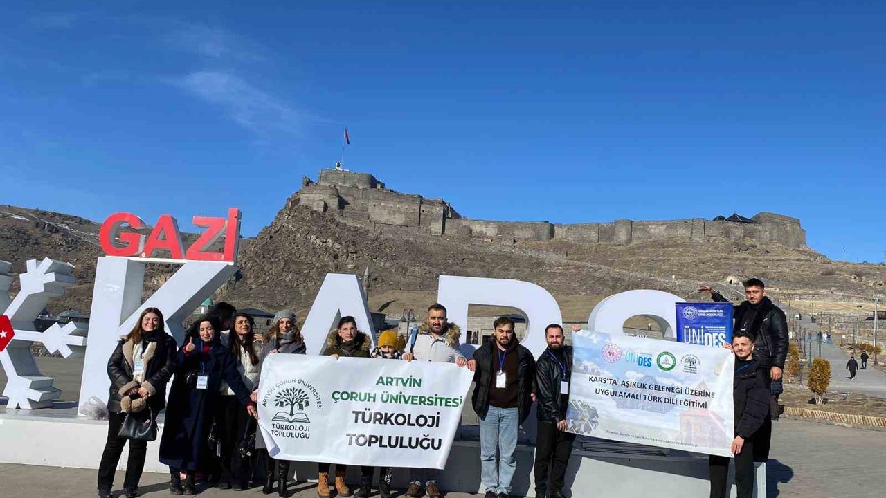 Kars’ta aşıklık geleneği masaya yatırıldı
