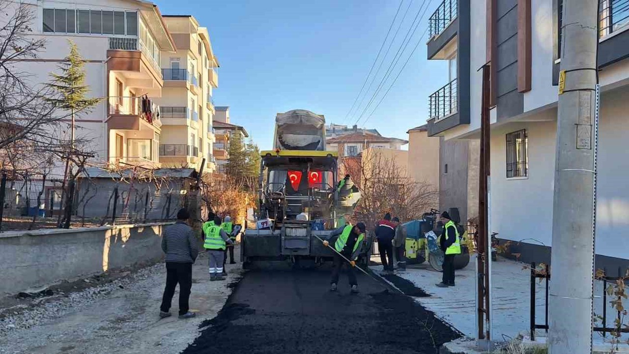 Pursaklar Belediyesi konforlu yollar için çalışmalara hız kesmeden devam ediyor
