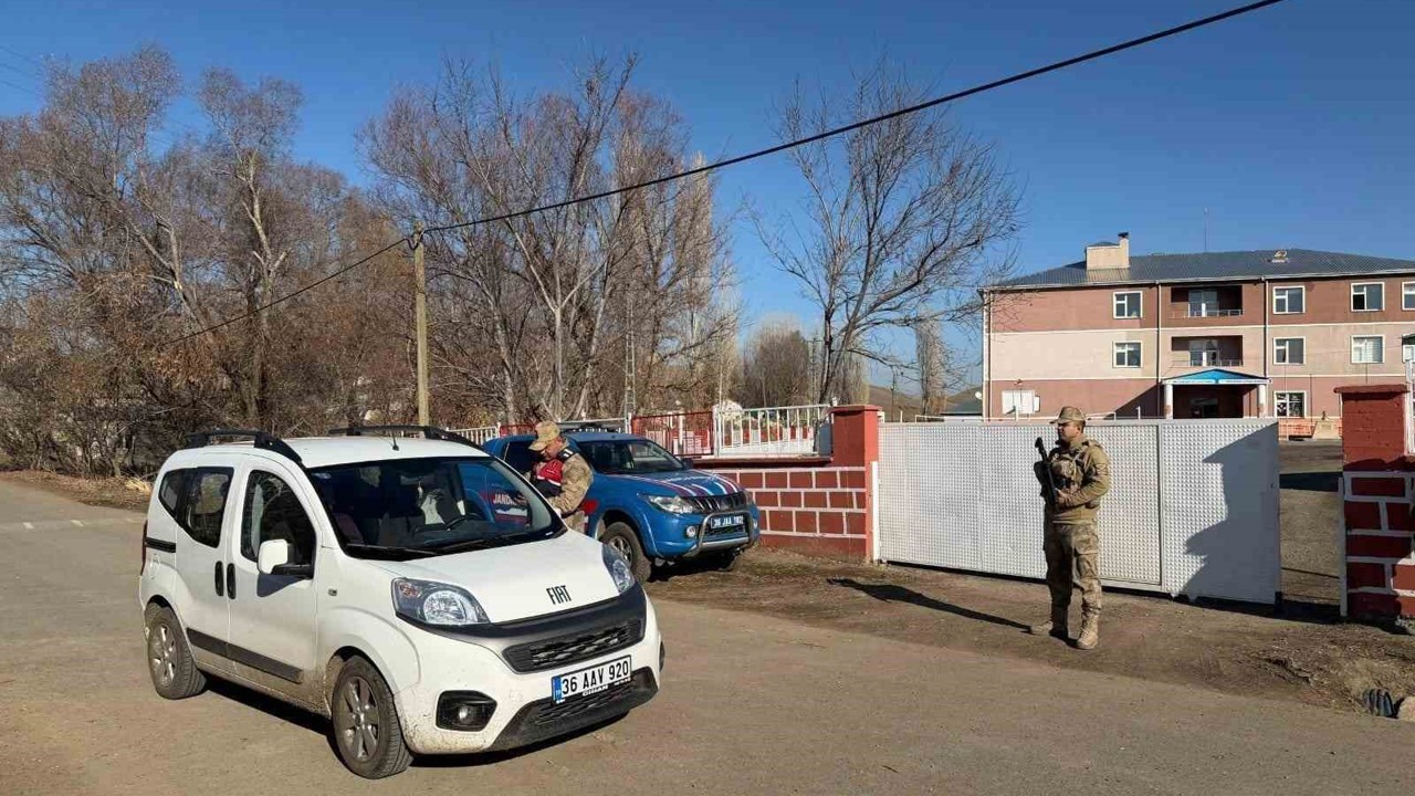 Kars’ta jandarmadan huzurlu okul uygulaması
